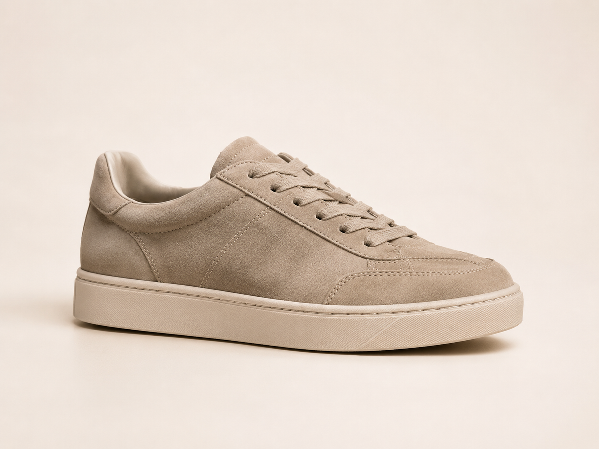 Basket en daim homme IVAREE beige minimaliste