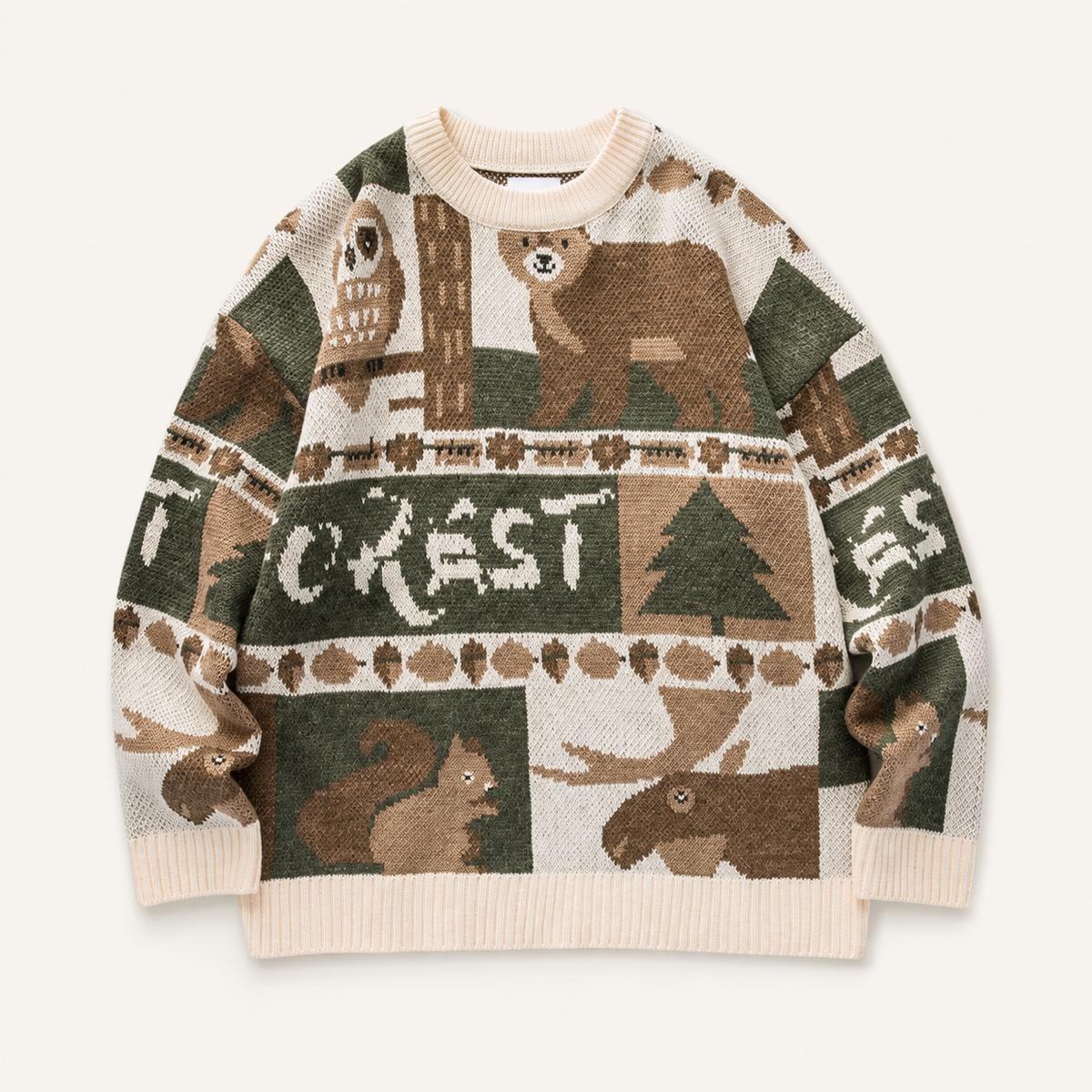 Pull en maille IVAREE blanc cassé à motifs animaux et forêt, packshot de face.
