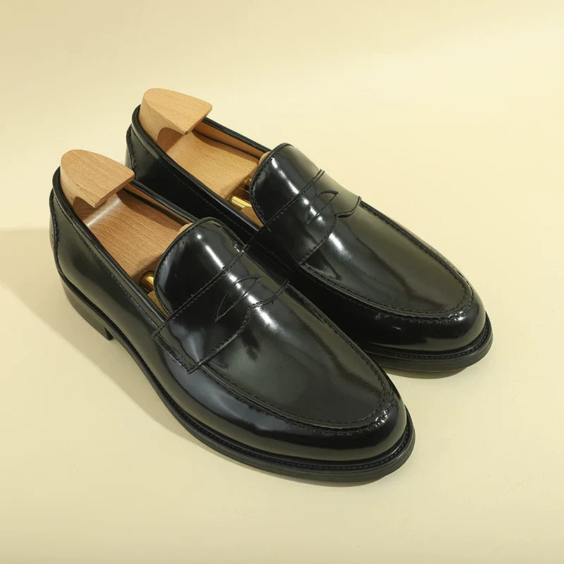 Mocassins Alden en cuir verni noir ou bordeaux – vue 2
