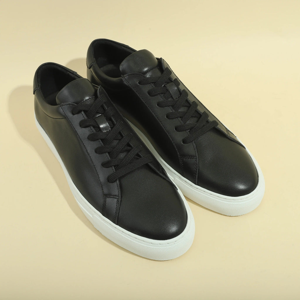 Sneakers Mercer en cuir lisse blanc ou noir – vue 3
