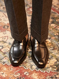 Mocassins Cillian en cuir noir patiné à bout carré – vue 1