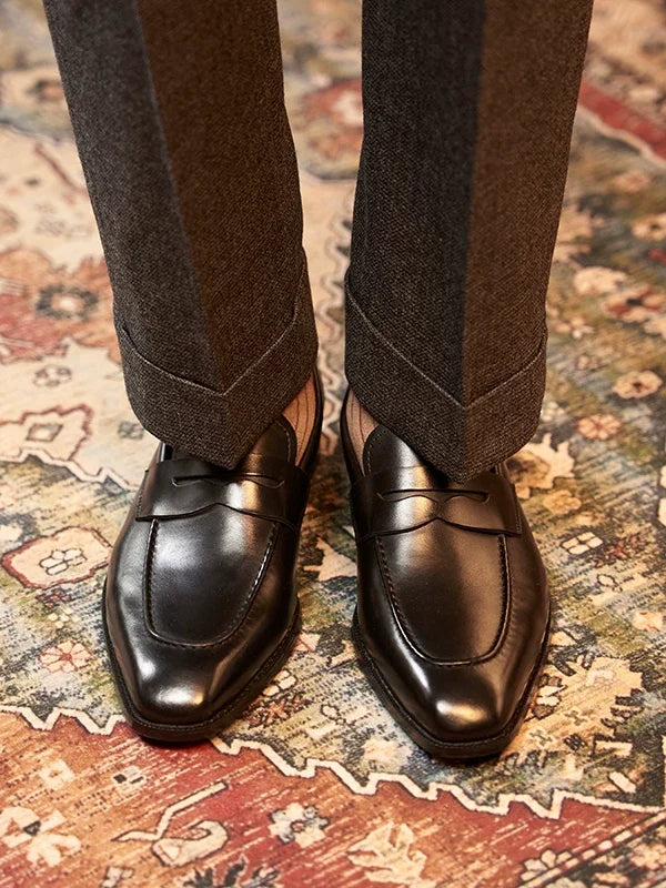 Mocassins Cillian en cuir noir patiné à bout carré – vue 1