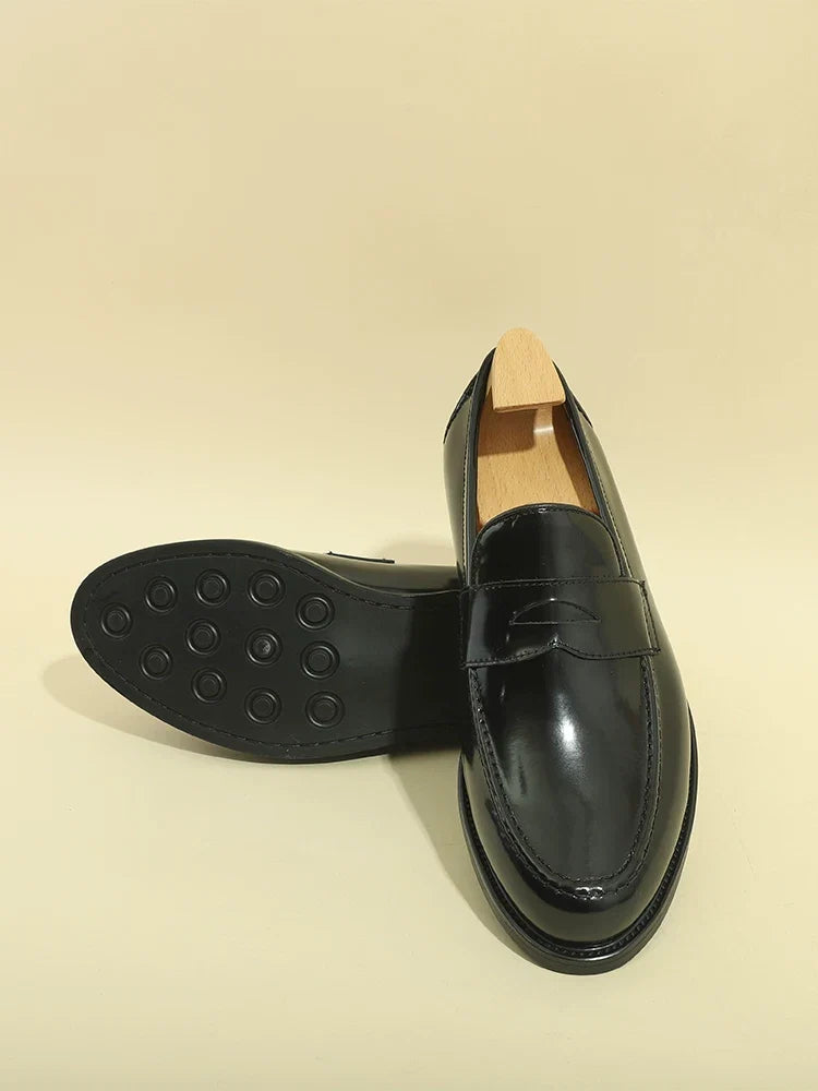 Mocassins Alden en cuir verni noir ou bordeaux – vue 7