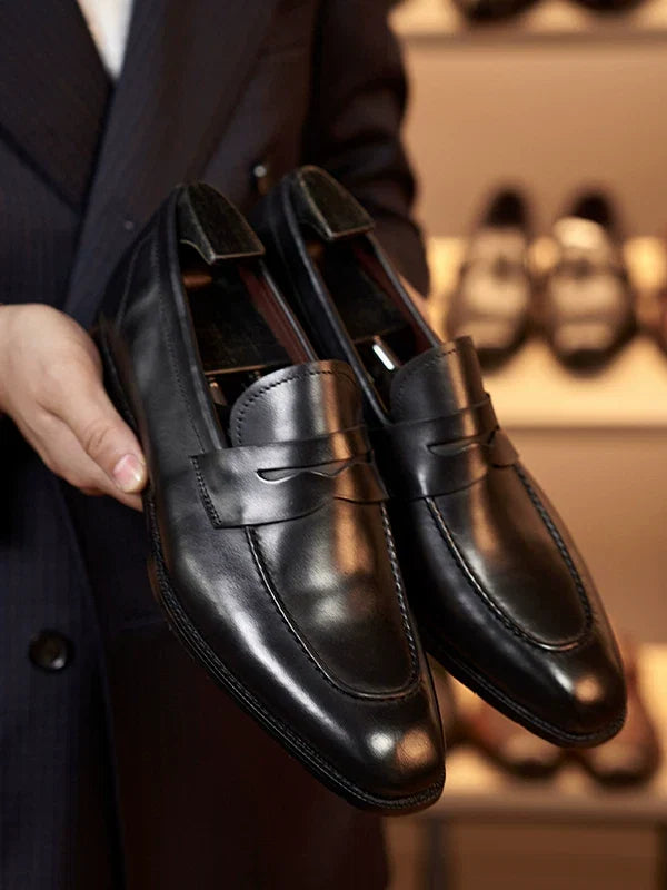 Mocassins Cillian en cuir noir patiné à bout carré – vue 5