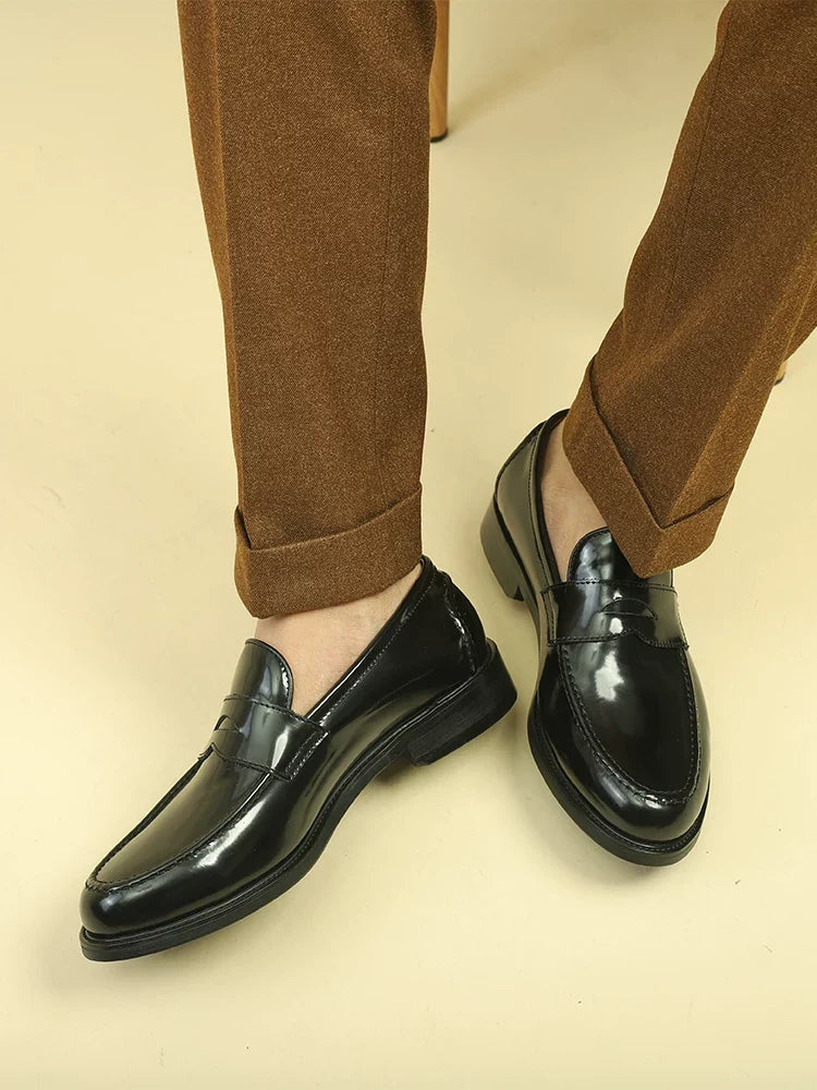 Mocassins Alden en cuir verni noir ou bordeaux – vue 1
