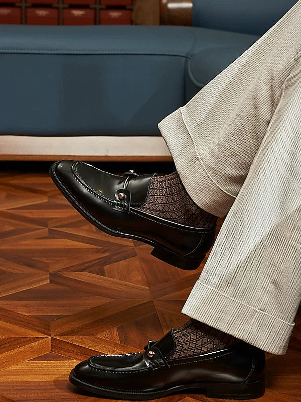 Mocassins Varen en cuir verni noir à détail métallique – vue 1