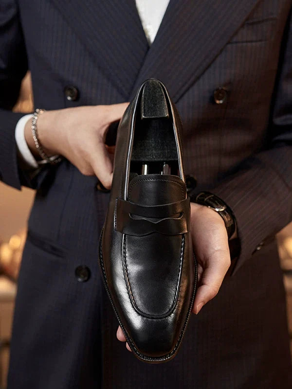 Mocassins Cillian en cuir noir patiné à bout carré – vue 6