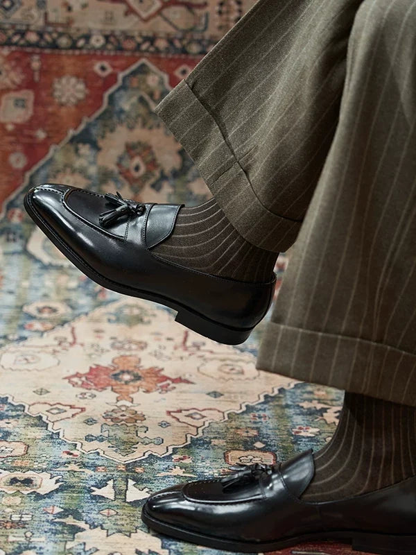 Mocassins Ainsley en cuir patiné à pampilles et bout carré – vue 1