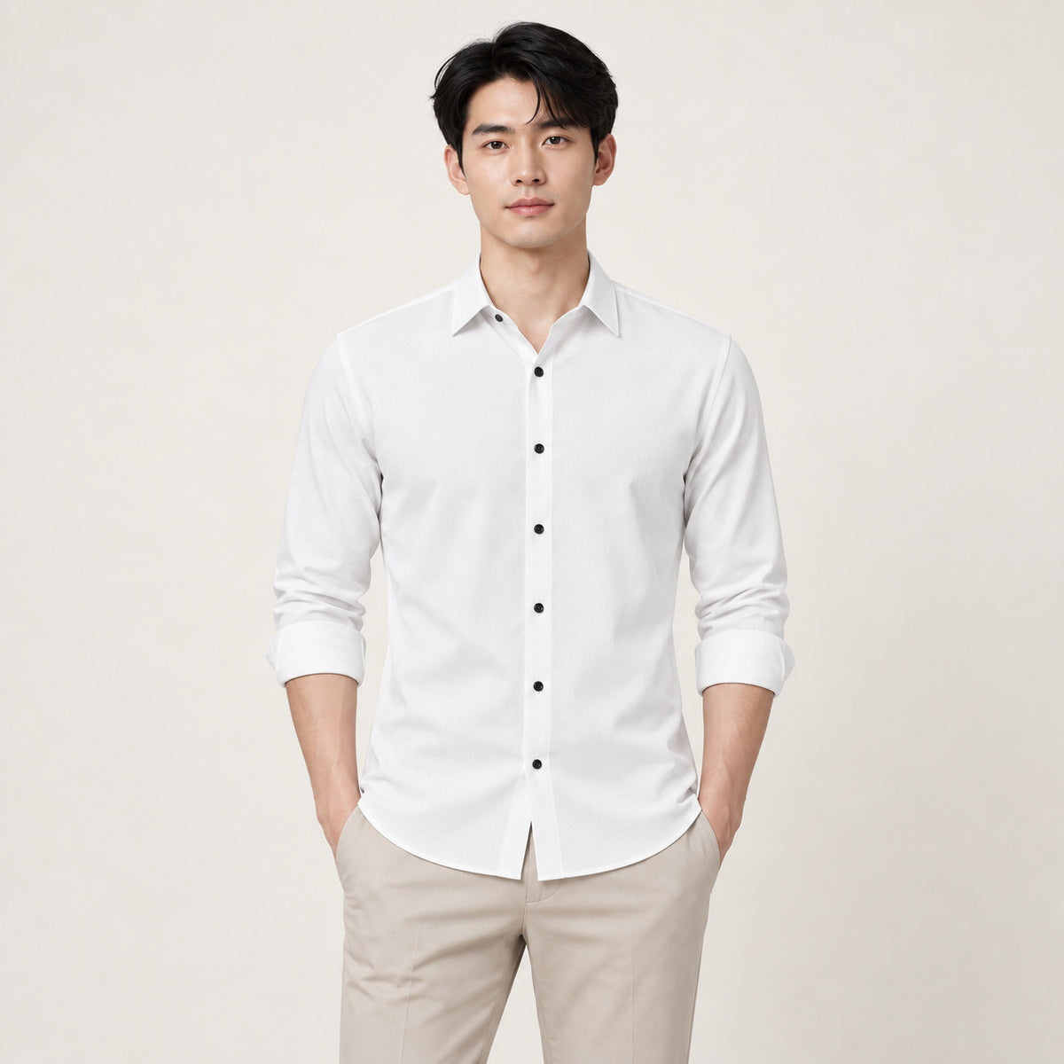 Chemise slim à col officier Blanc portée — IVAREE