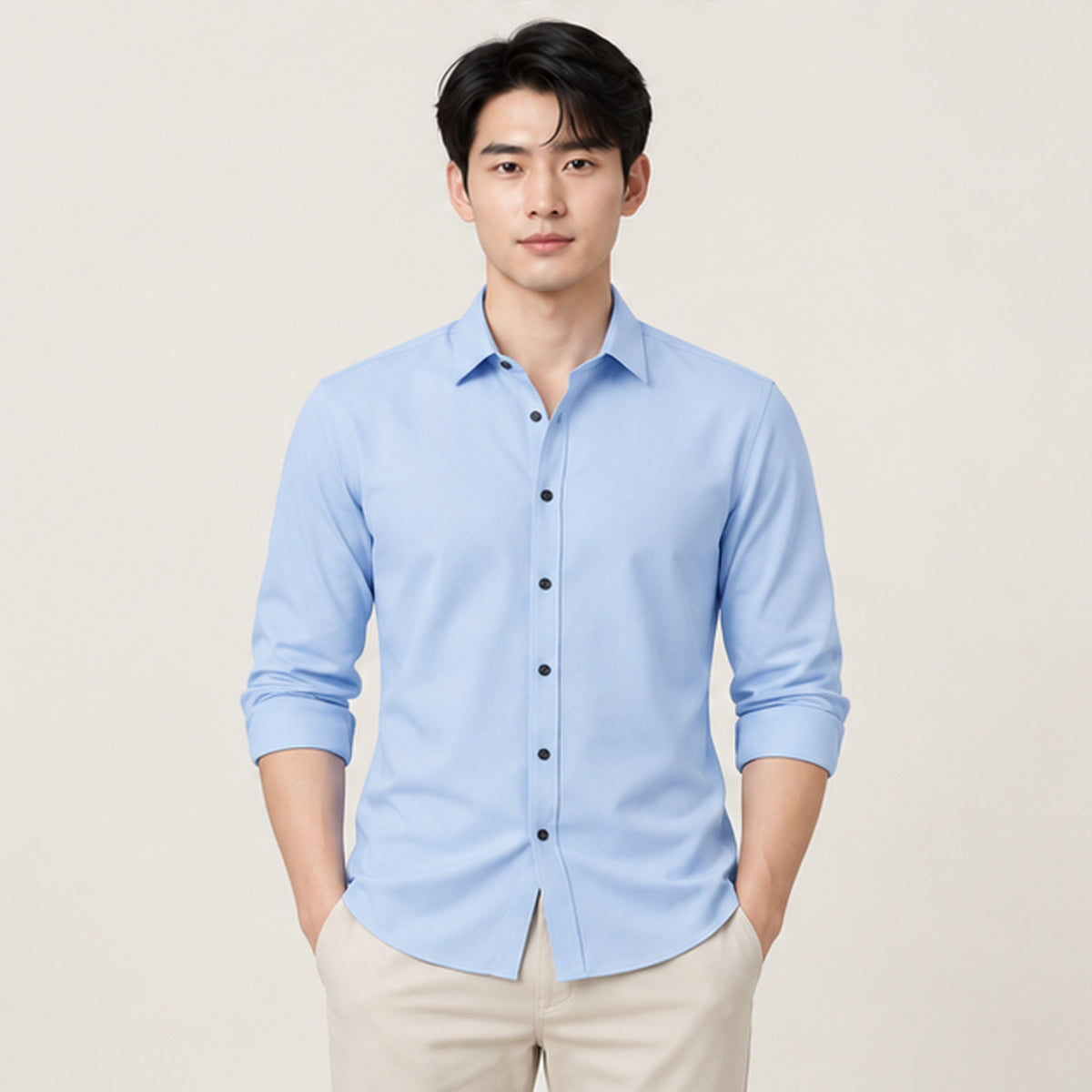 Chemise slim à col officier Bleu portée — IVAREE