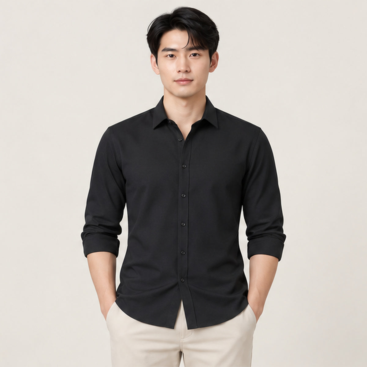 Chemise slim à col officier Noir portée — IVAREE