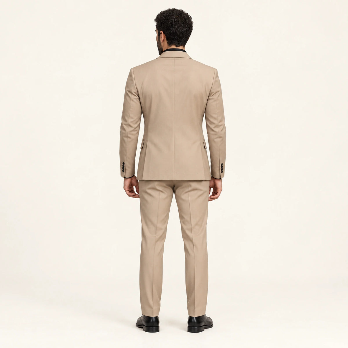 Costume formel coupe slim Beige — vue dos, mannequin ivaree-model-diversite-03, studio IVAREE