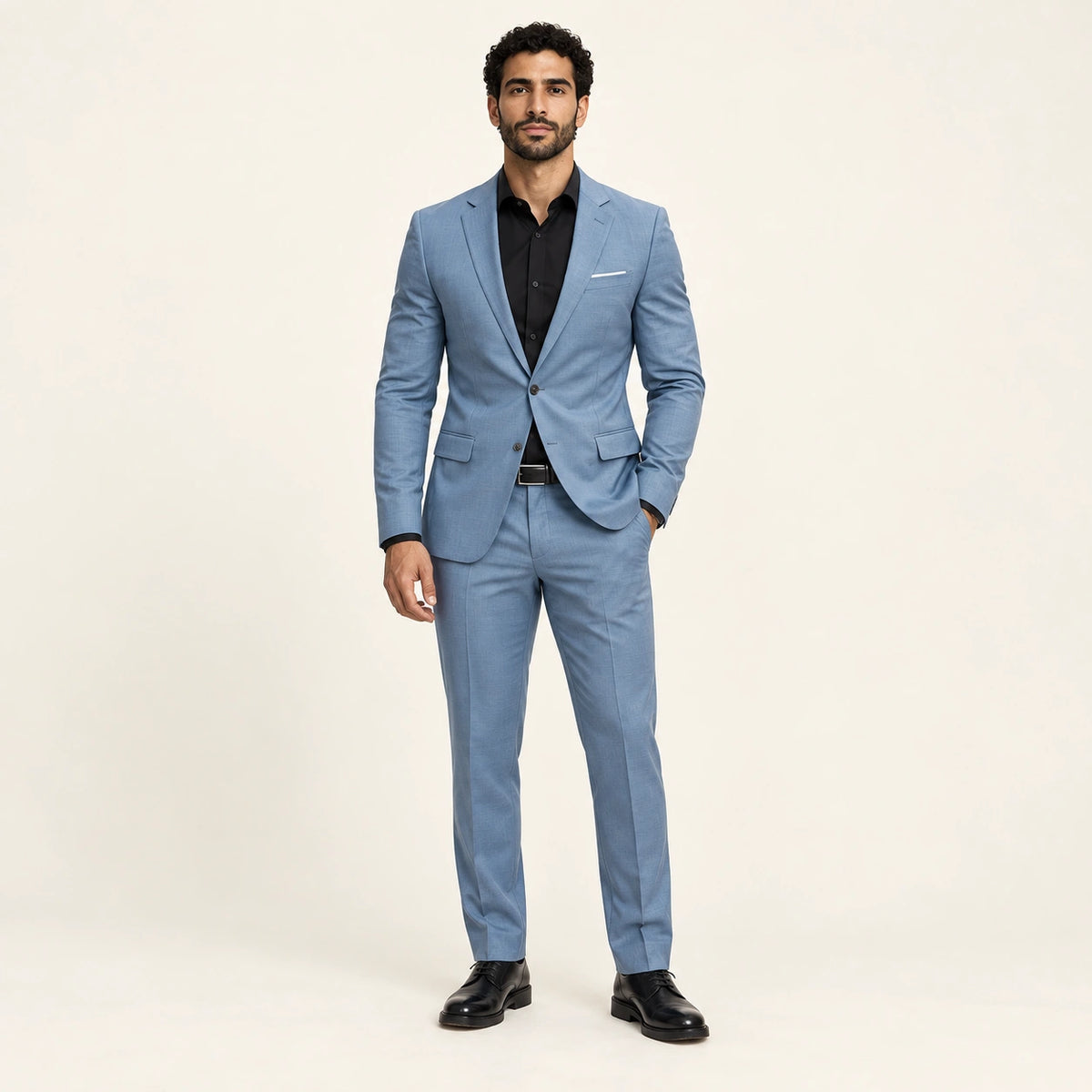 Costume formel coupe slim Bleu clair — vue face, mannequin ivaree-model-diversite-03, studio IVAREE