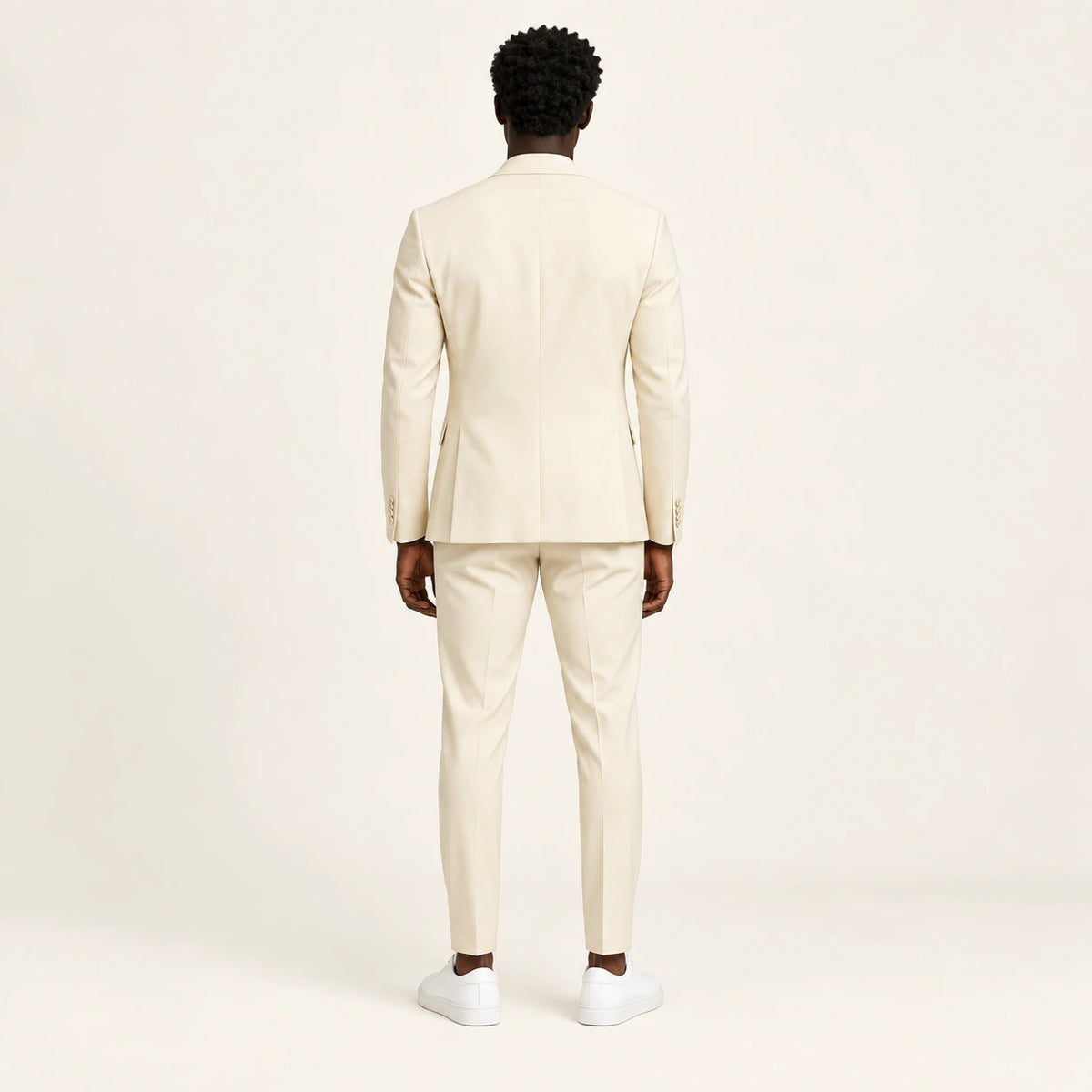Costume slim à revers fins Beige — vue dos, mannequin ivaree-model-diversite-02, studio IVAREE