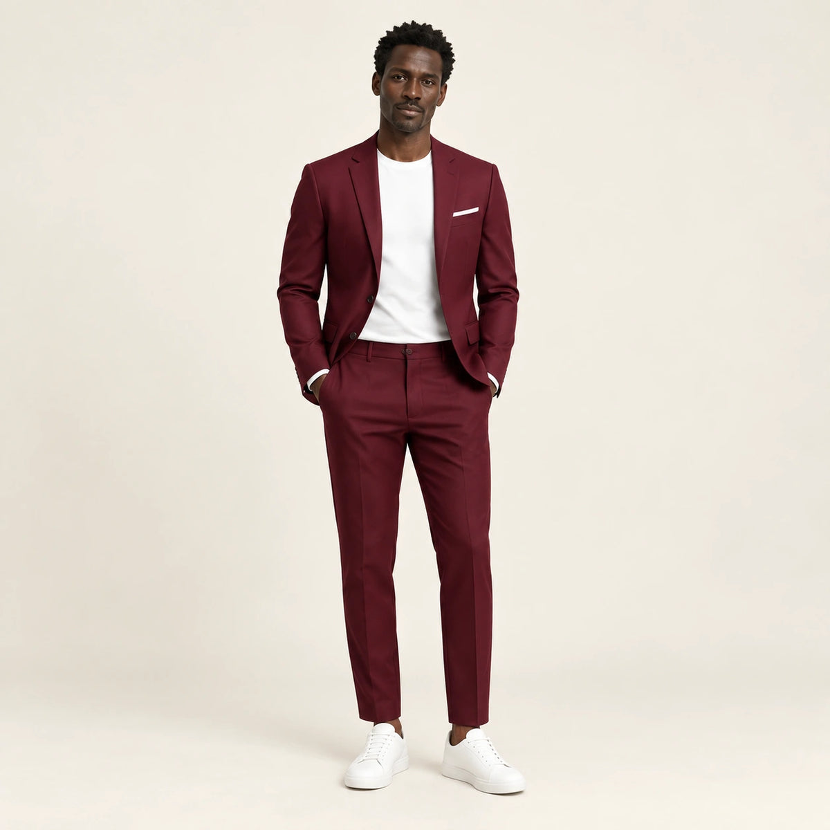 Costume slim à revers fins Bordeaux — vue face, mannequin ivaree-model-diversite-02, studio IVAREE