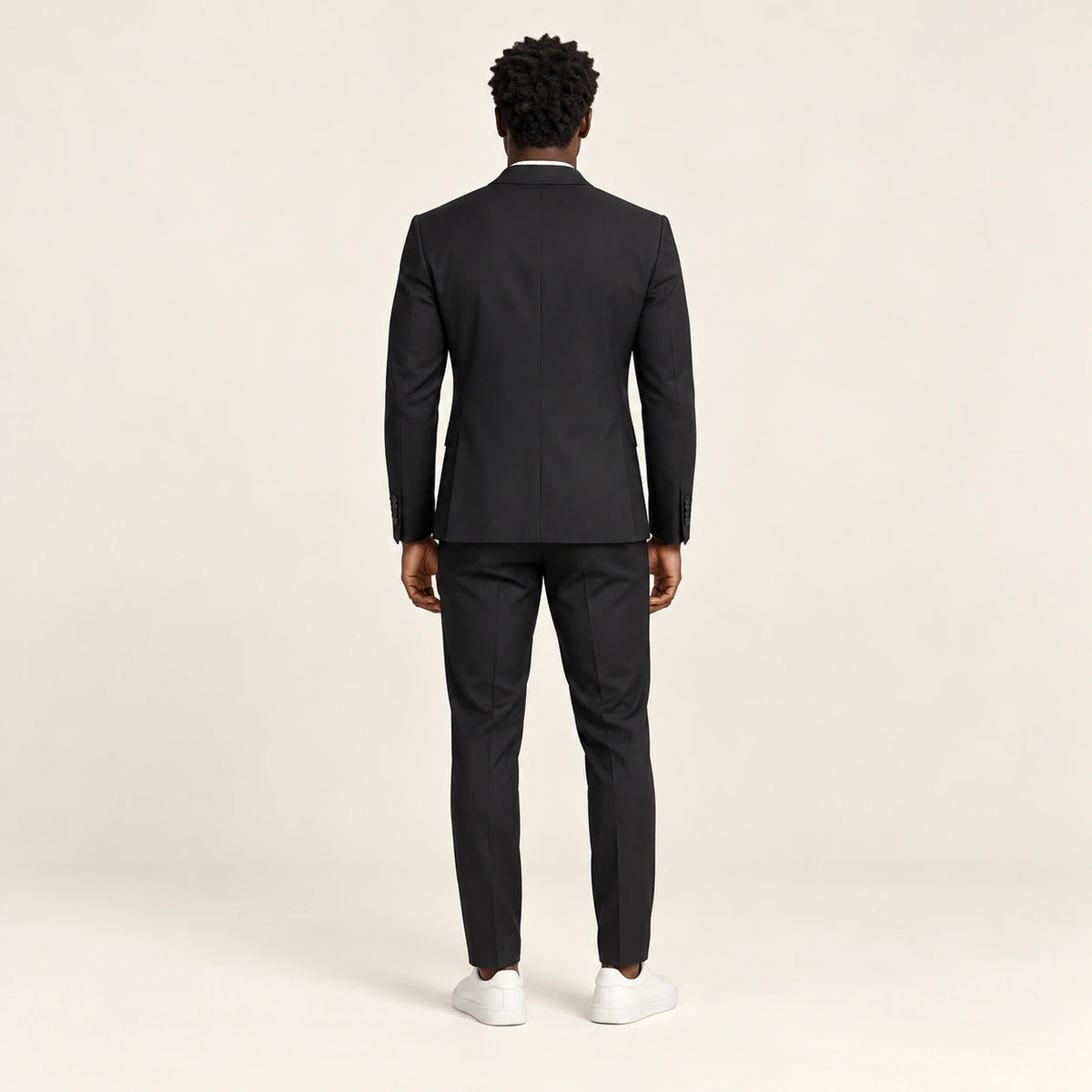 Costume slim à revers fins Noir — vue dos, mannequin ivaree-model-diversite-02, studio IVAREE