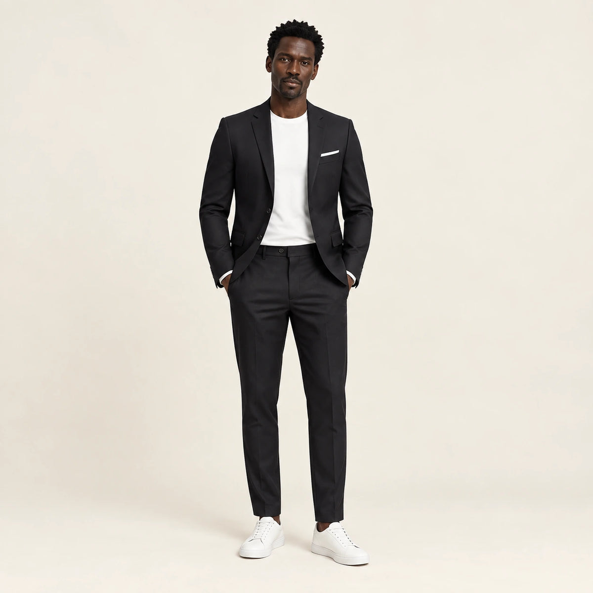 Costume slim à revers fins Noir — vue face, mannequin ivaree-model-diversite-02, studio IVAREE