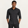 Chemise infroissable Noir portée — IVAREE
