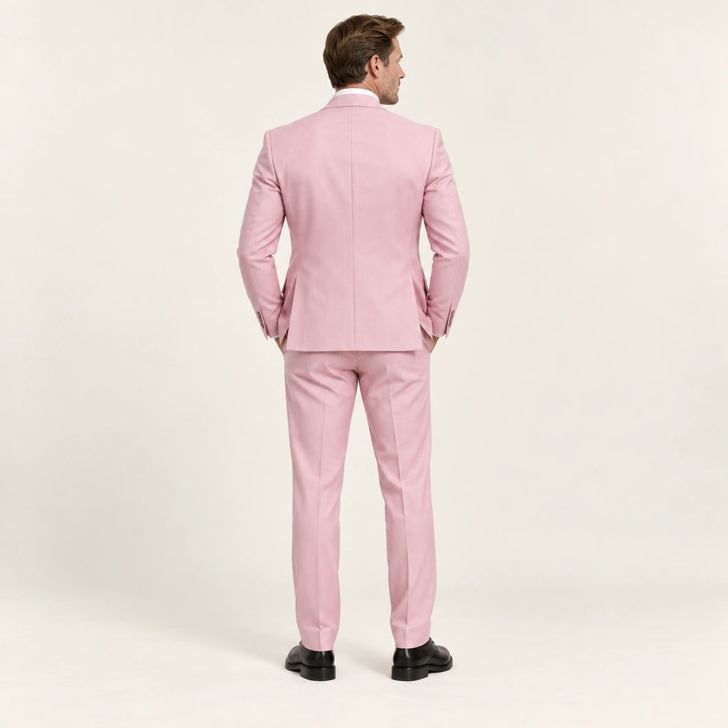 Costume trois pièces coupe moderne Rose — vue dos, mannequin ivaree-model-diversite-05, studio IVAREE