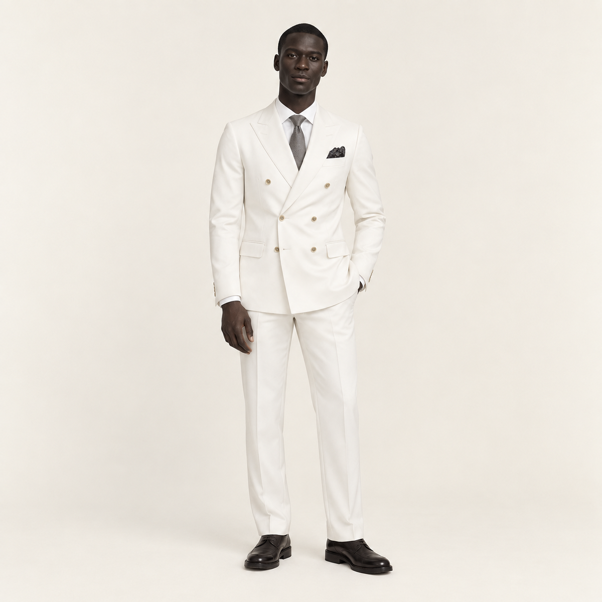 Costume croisé Blanc — mannequin ivaree-model-diversite-01, studio IVAREE