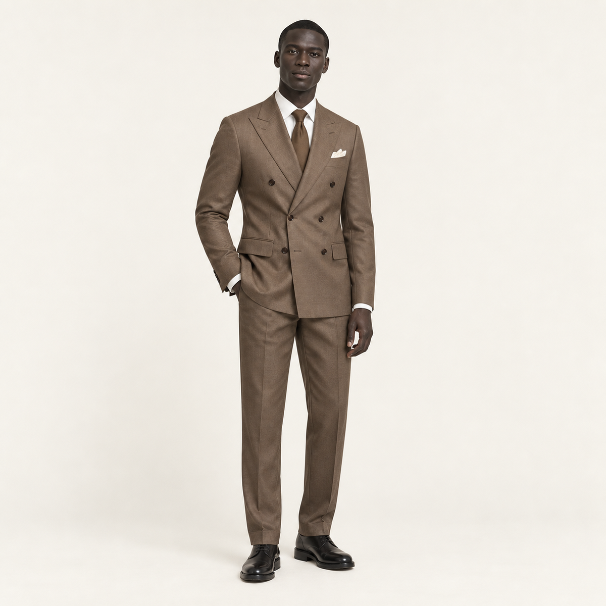 Costume croisé Marron — mannequin ivaree-model-diversite-01, studio IVAREE