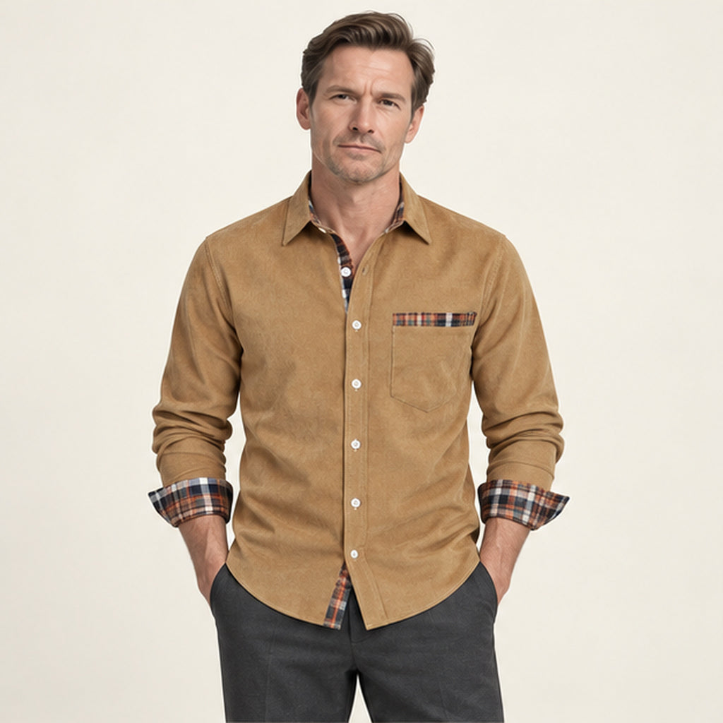 Chemise en velours côtelé à doublure carreaux Kaki portée — IVAREE