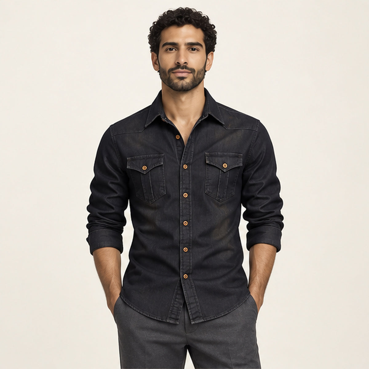 Chemise en jean Noir portée — IVAREE