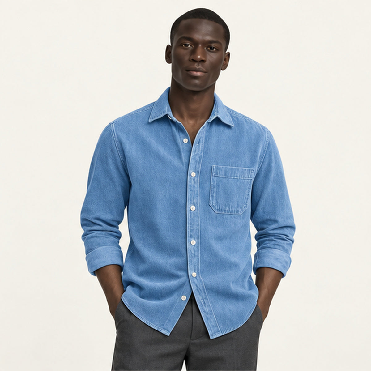Chemise en velours côtelé Bleu portée — IVAREE