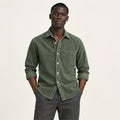 Chemise en velours côtelé Vert foncé portée — IVAREE