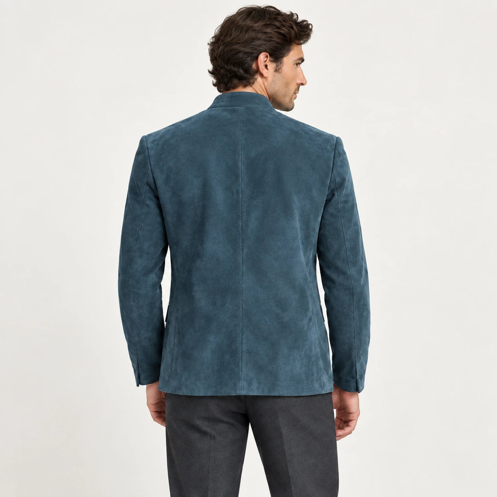 Veste en cuir bleu, vue de dos dans le studio IVAREE