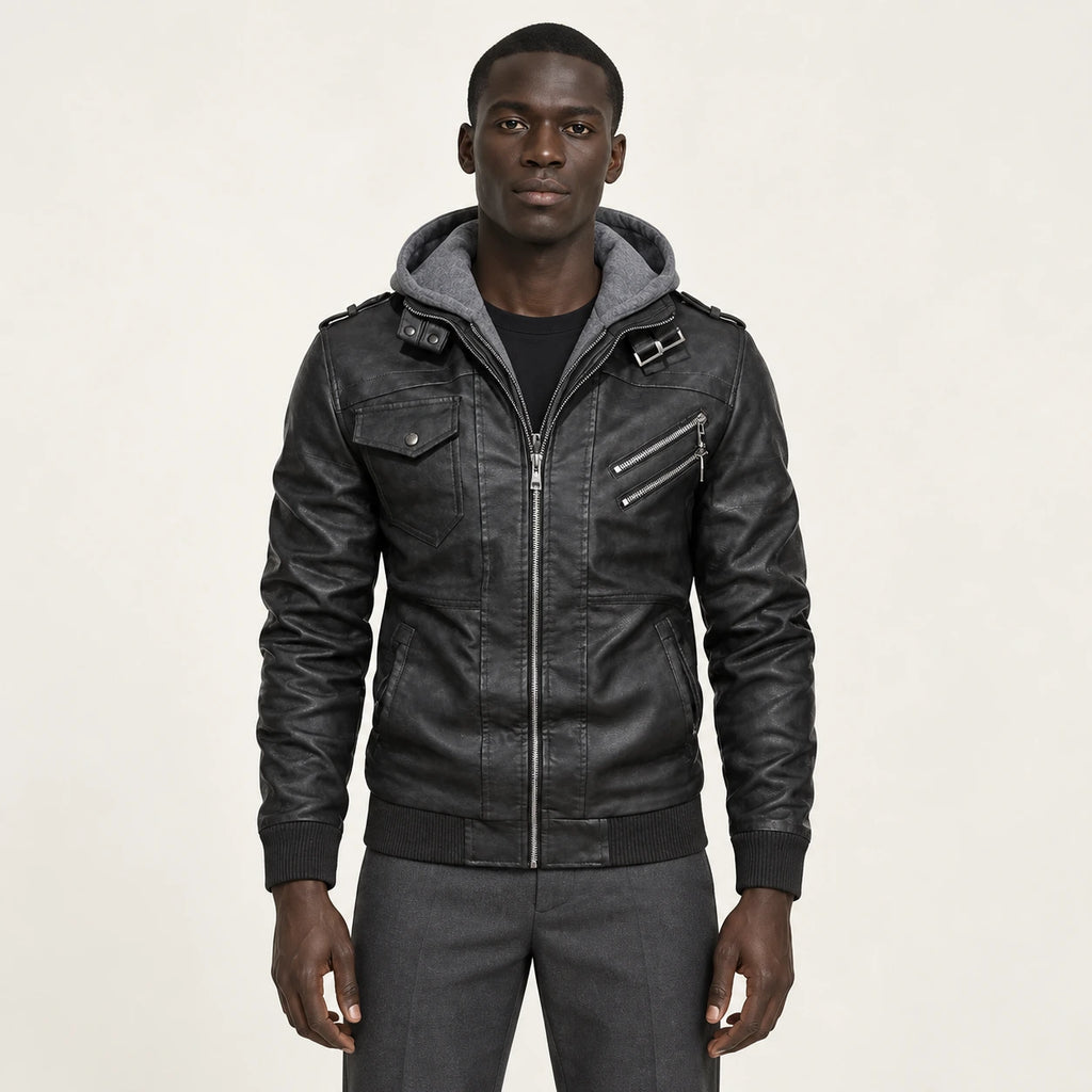 Veste en cuir noir, vue de face dans le studio IVAREE