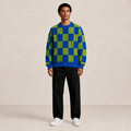 Pull homme damier en relief bleu électrique / vert – porté, vue face