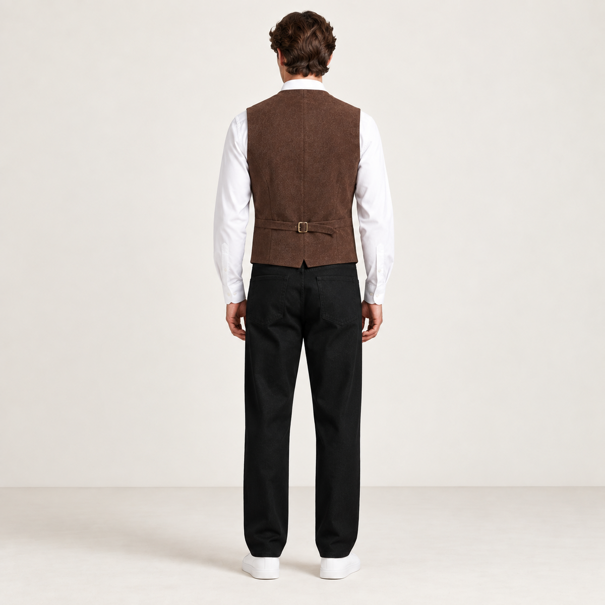 Vue de dos du gilet de costume café IVAREE