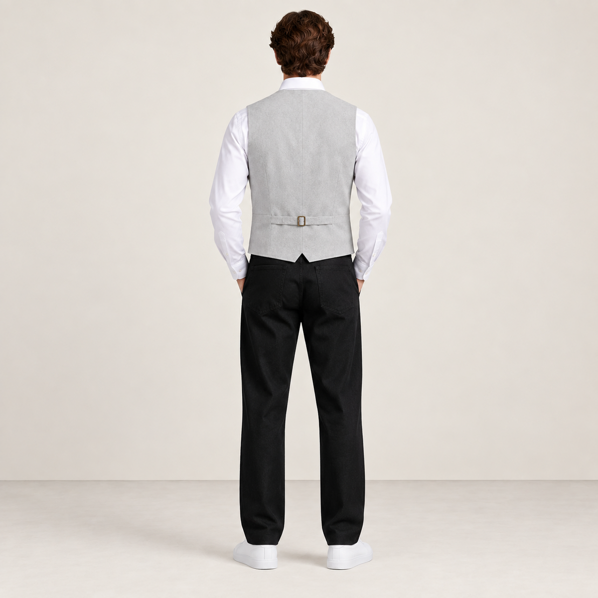 Vue de dos du gilet de costume gris clair IVAREE