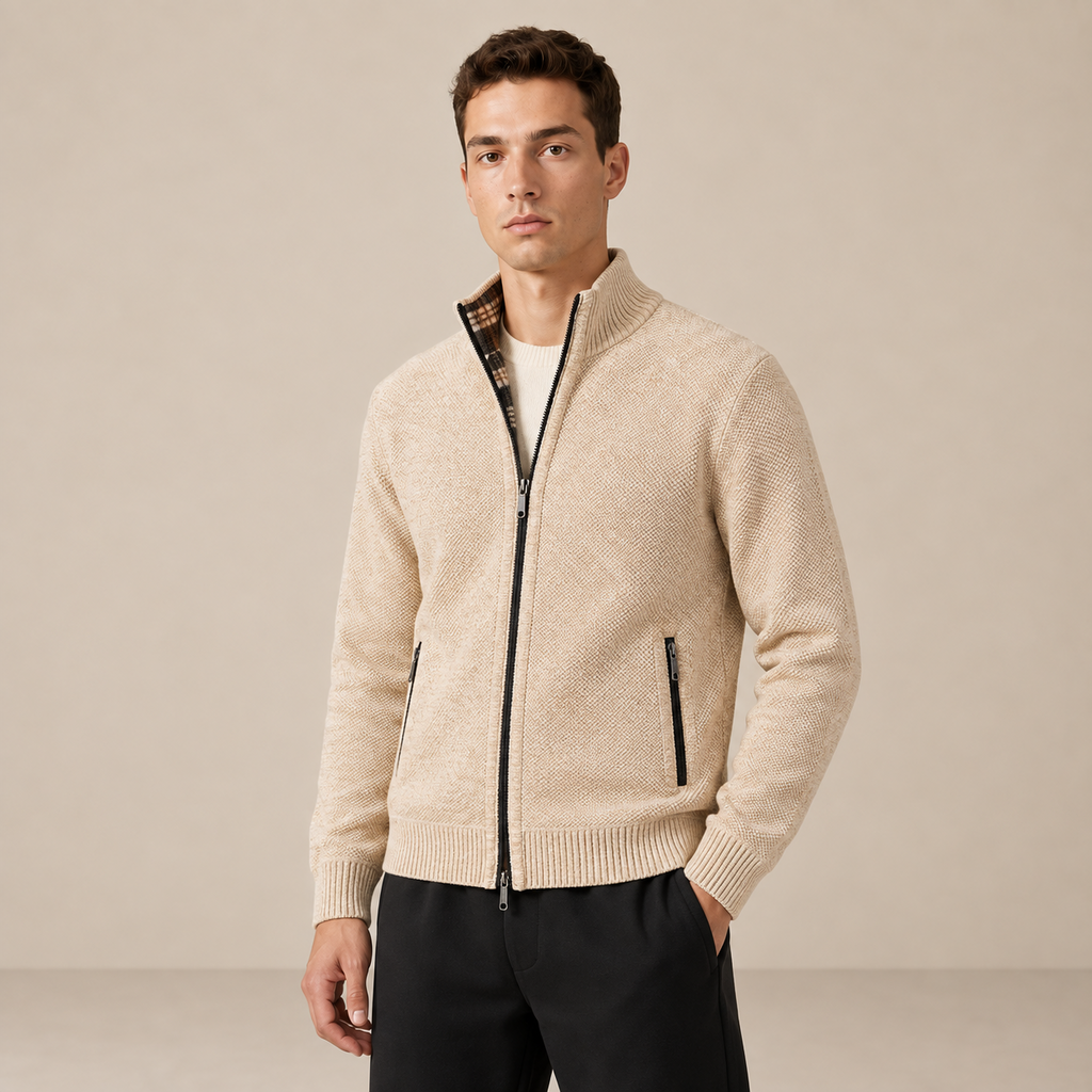 Détail du gilet à col montant beige IVAREE