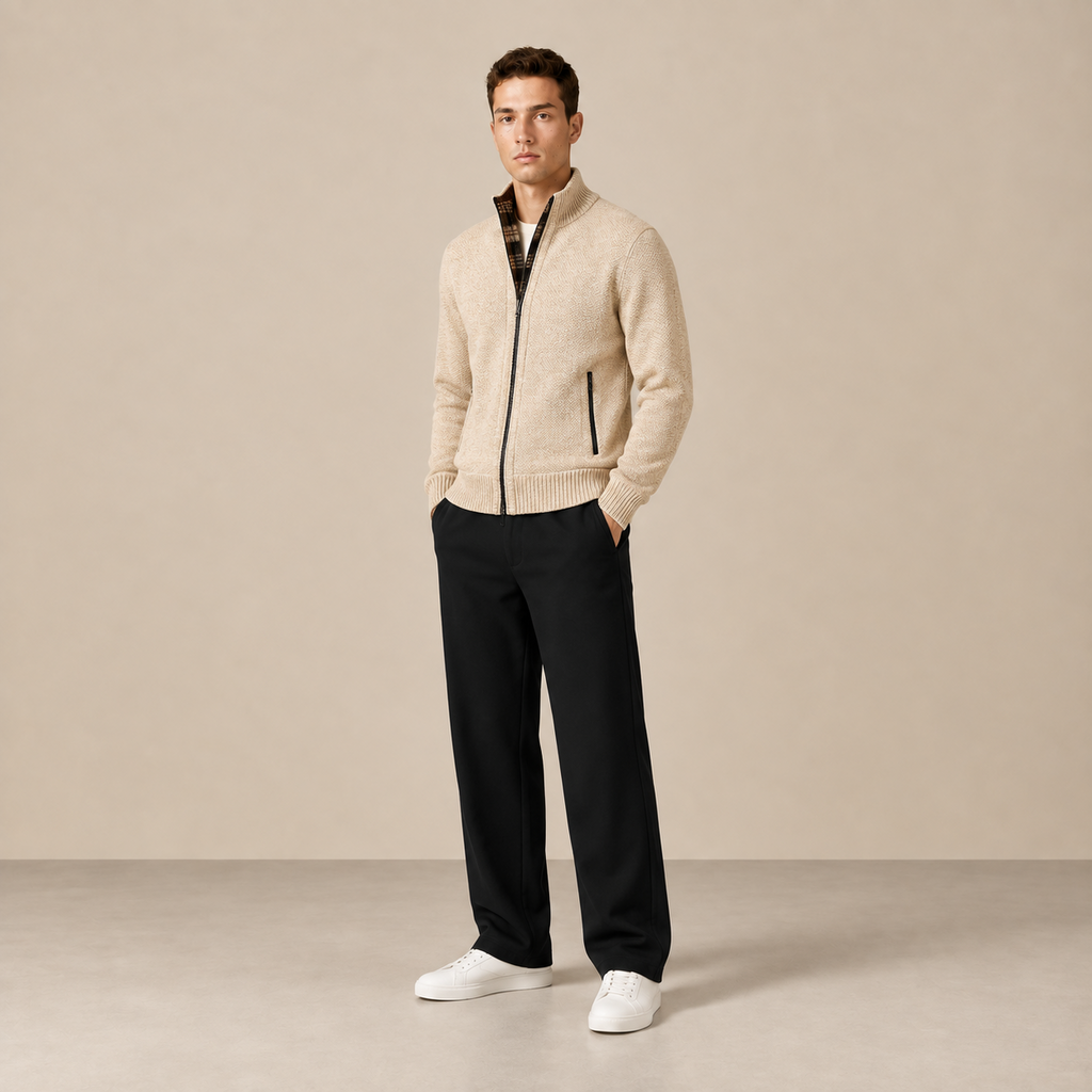 Vue trois-quarts du gilet à col montant beige IVAREE