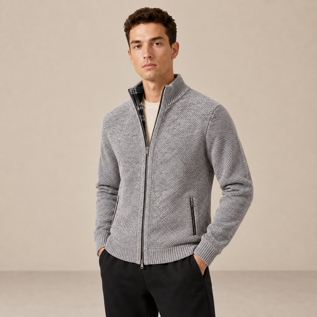 Détail du gilet à col montant gris clair IVAREE