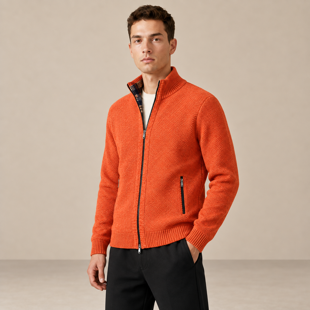 Détail du gilet à col montant orange IVAREE