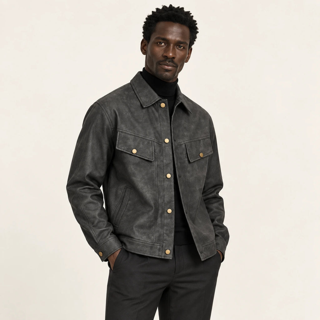 Veste en cuir Noir, vue trois-quarts dans le studio IVAREE