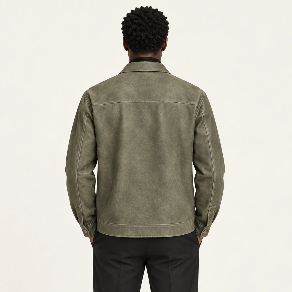 Veste en cuir Vert kaki, vue dos dans le studio IVAREE