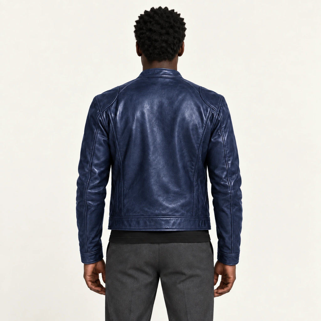 Veste en cuir bleu marine, dos dans le studio IVAREE