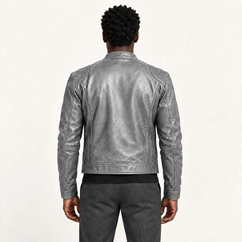 Veste en cuir gris, dos dans le studio IVAREE