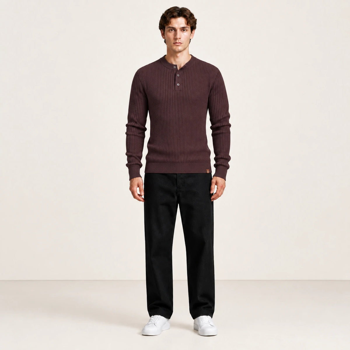 Pull côtelé col rond à boutonnage IVAREE Châtaigne – vue face studio