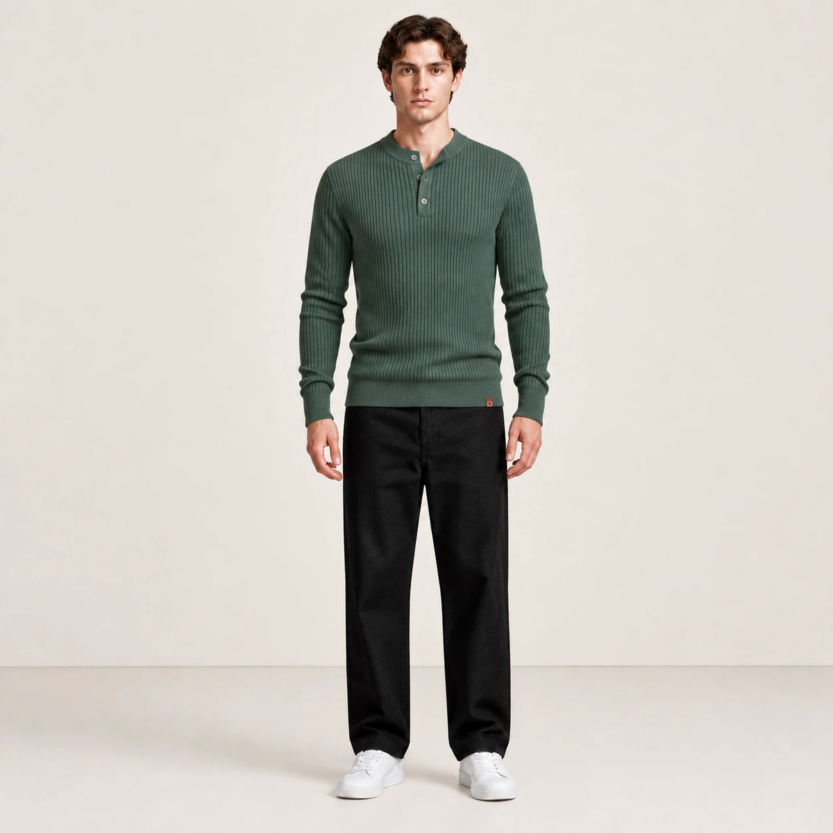 Pull côtelé col rond à boutonnage IVAREE Vert – vue face studio