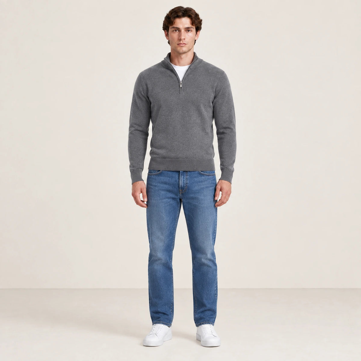 Pull mérinos à demi-zip IVAREE Gris – vue face studio
