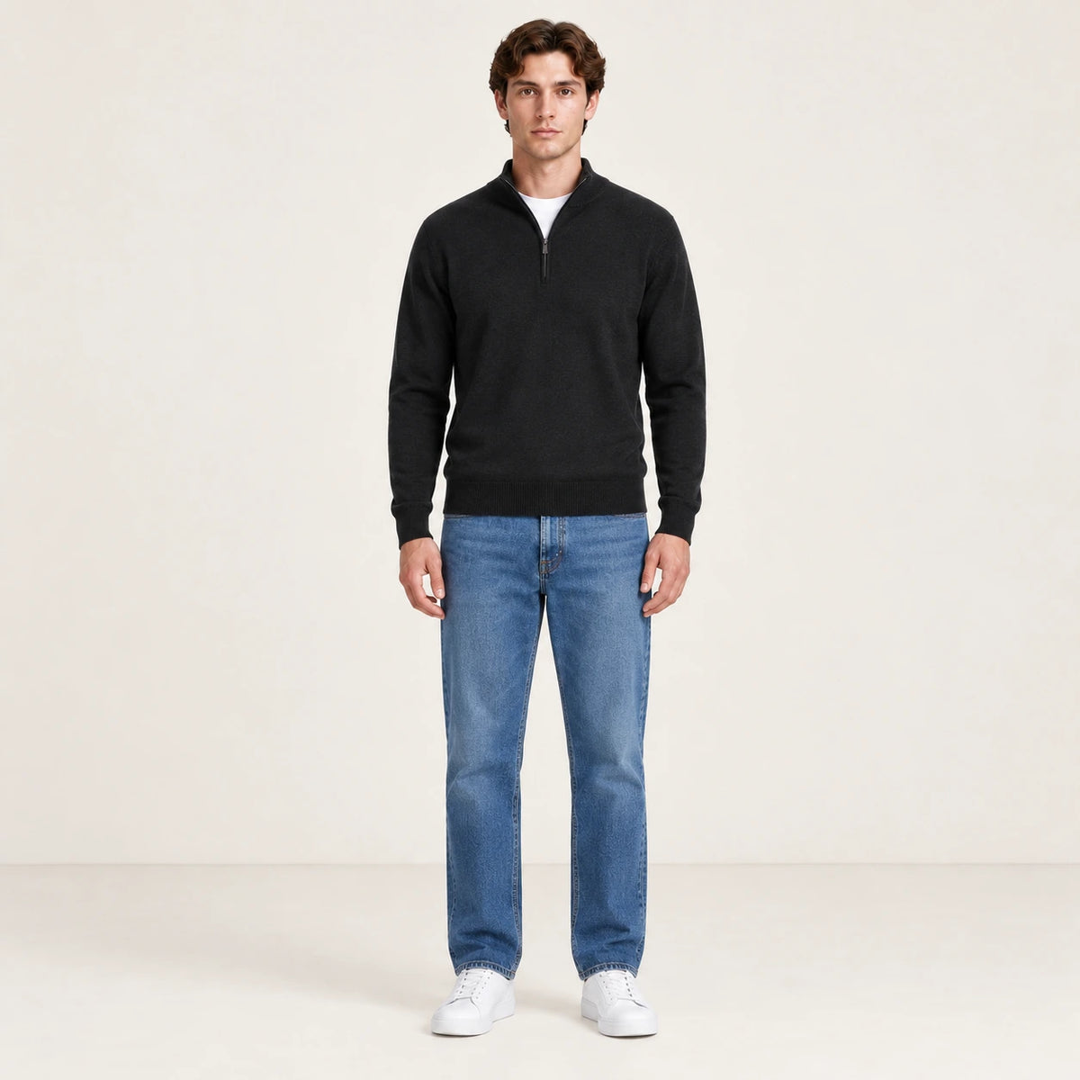 Pull mérinos à demi-zip IVAREE Noir – vue face studio