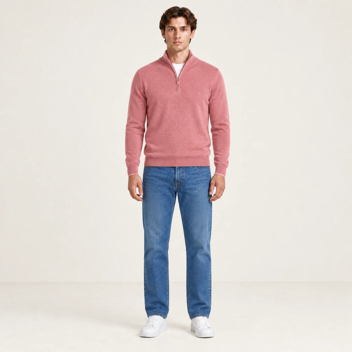 Pull mérinos à demi-zip IVAREE Rose – vue face studio