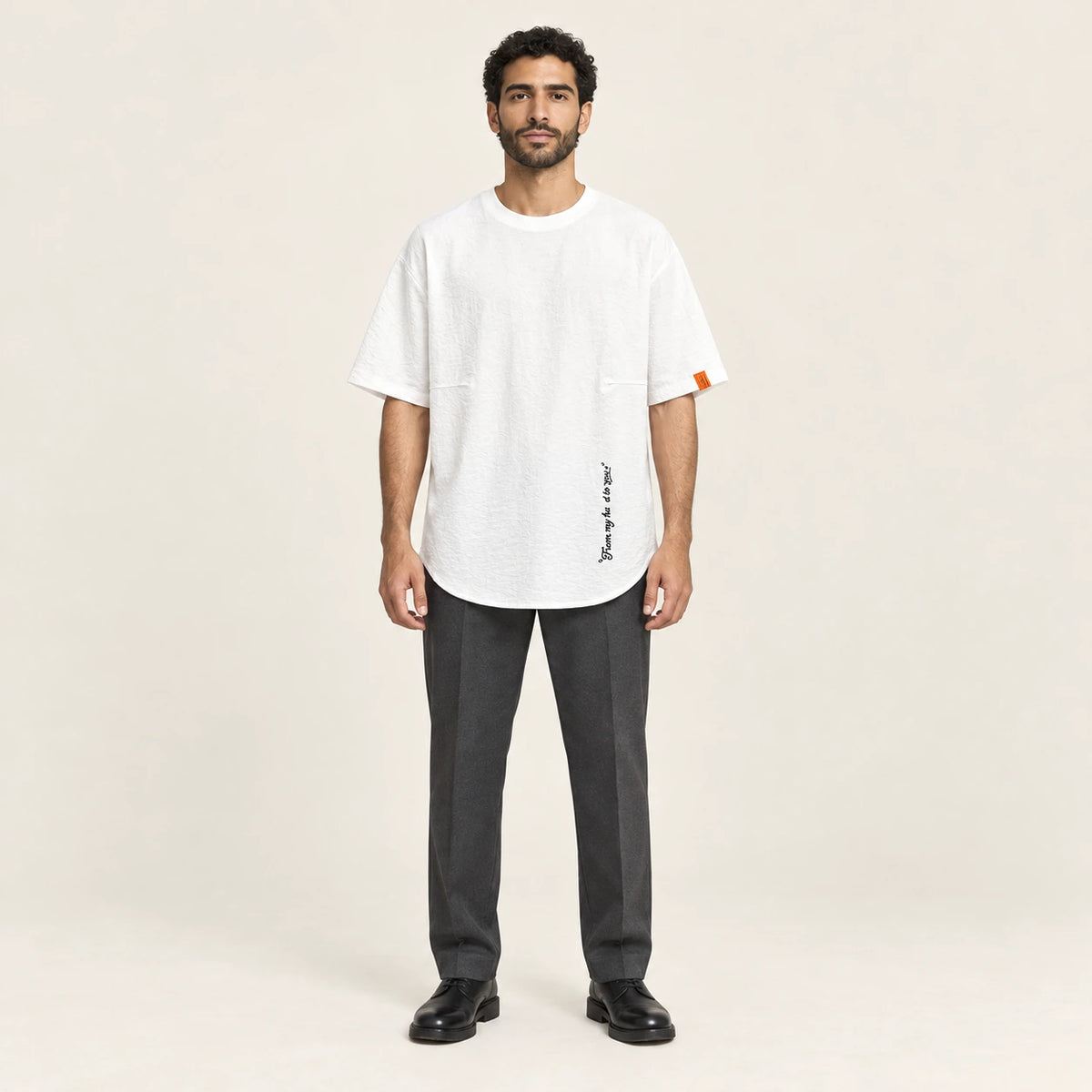 T-shirt col rond casual Blanc, vue de face, studio IVAREE