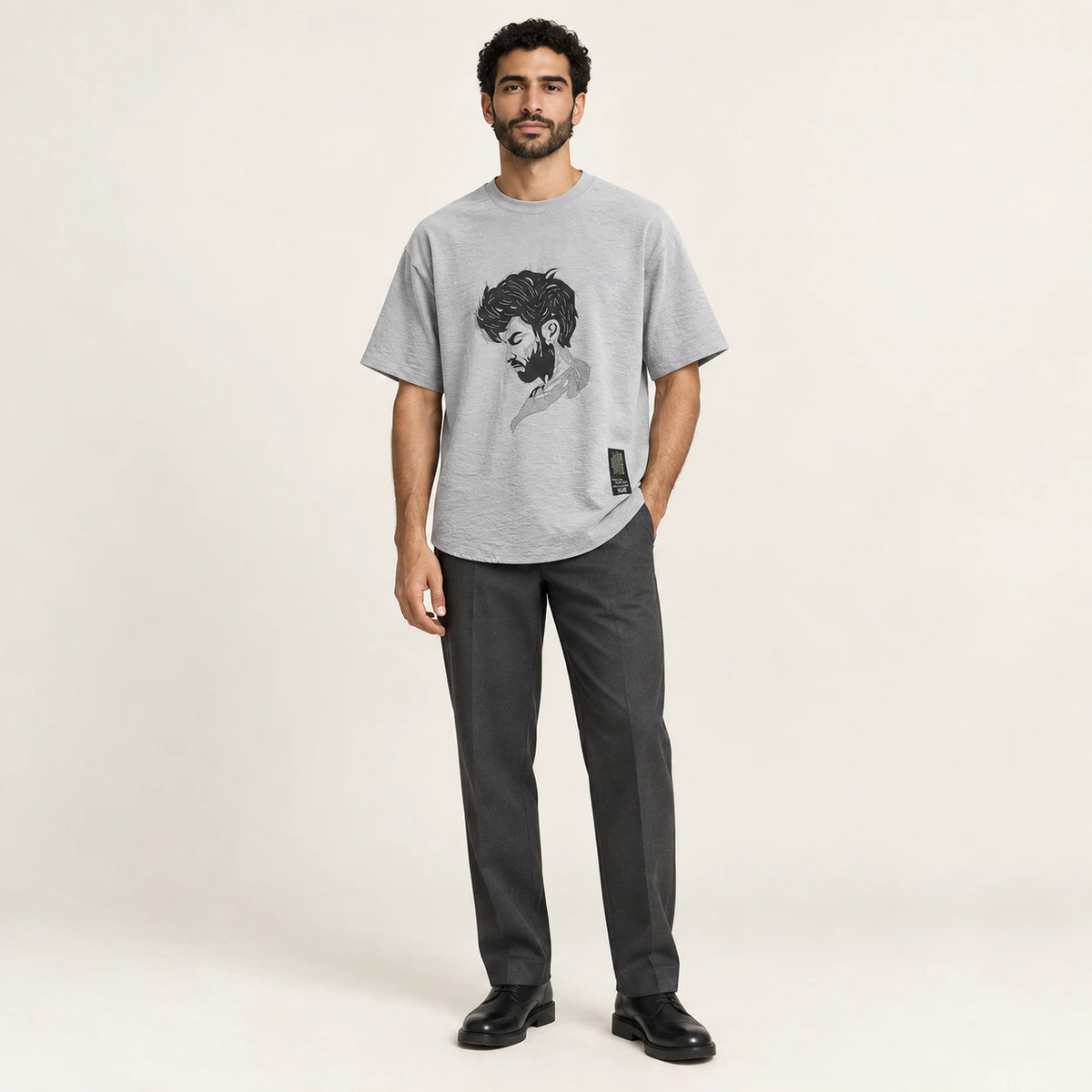 T-shirt col rond casual Gris, vue de face, studio IVAREE