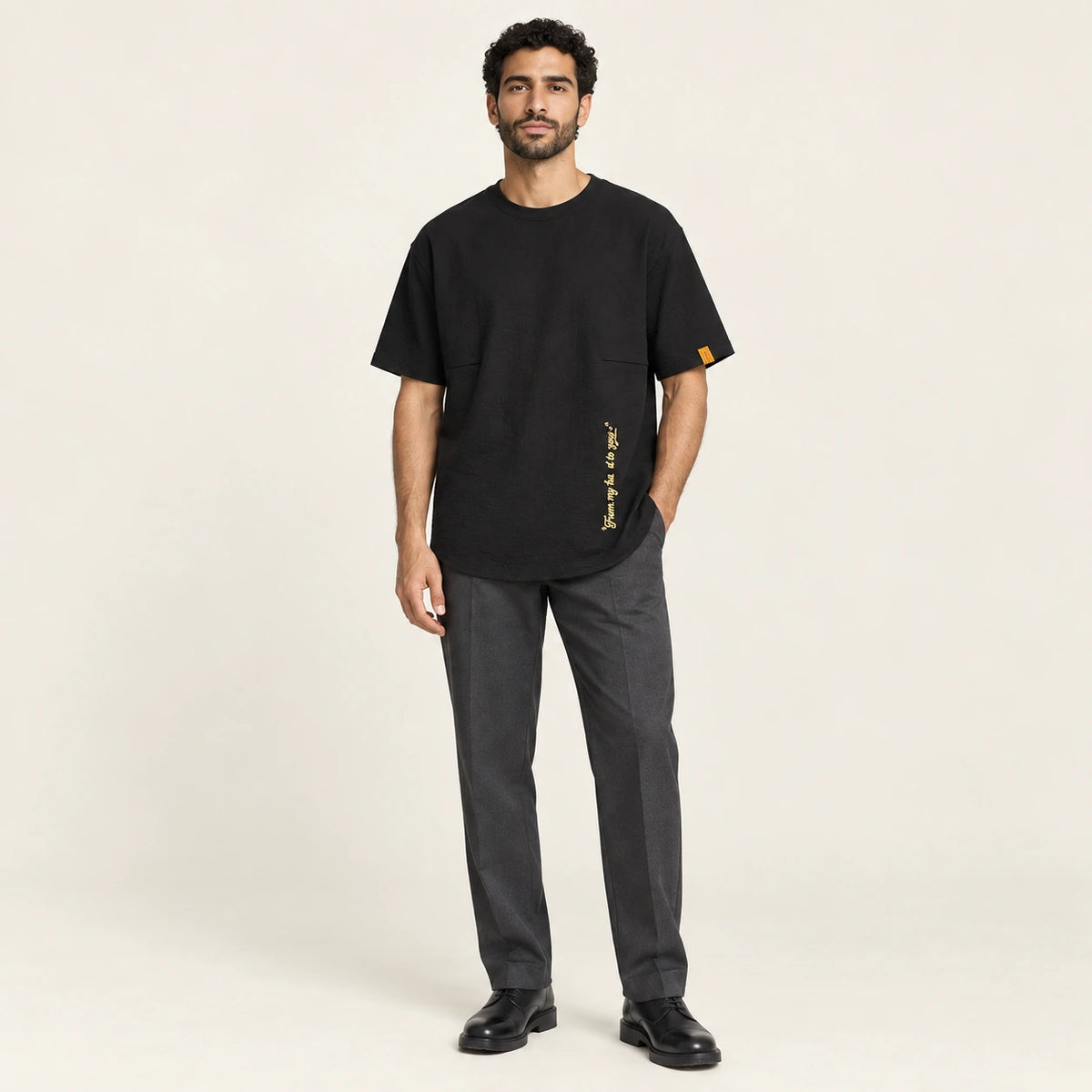 T-shirt col rond casual Noir, vue de face, studio IVAREE